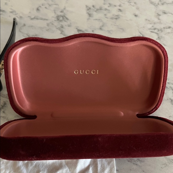 Gucci Women's Sunglasses with Black Frame and Gold Lenses - Picture 6 of 7